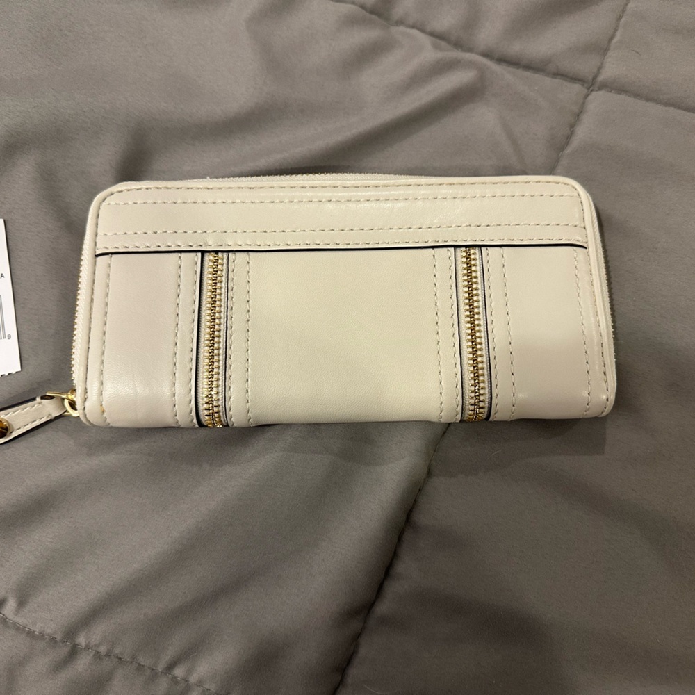 NWT Michael Kors Vanilla Wallet - Picture 3 of 6